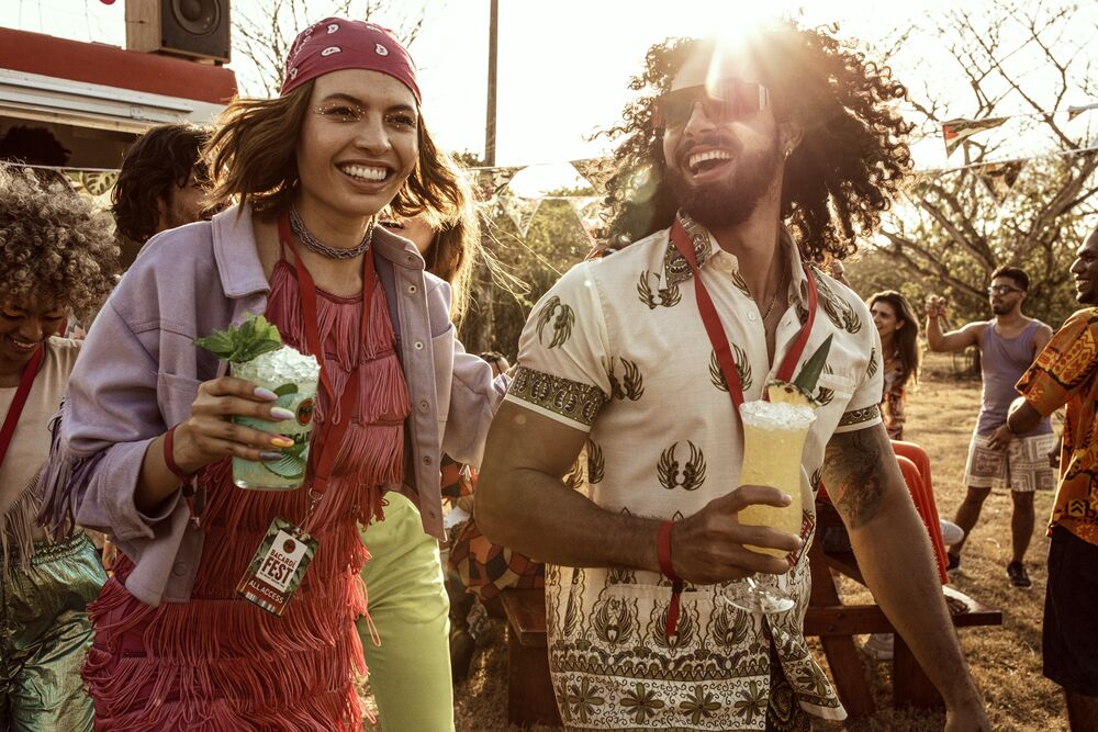 FY24_Global_Bacardi_Festival_Mojito_PinaColada_ColorCorrect1_Static_Digital_5792x8688