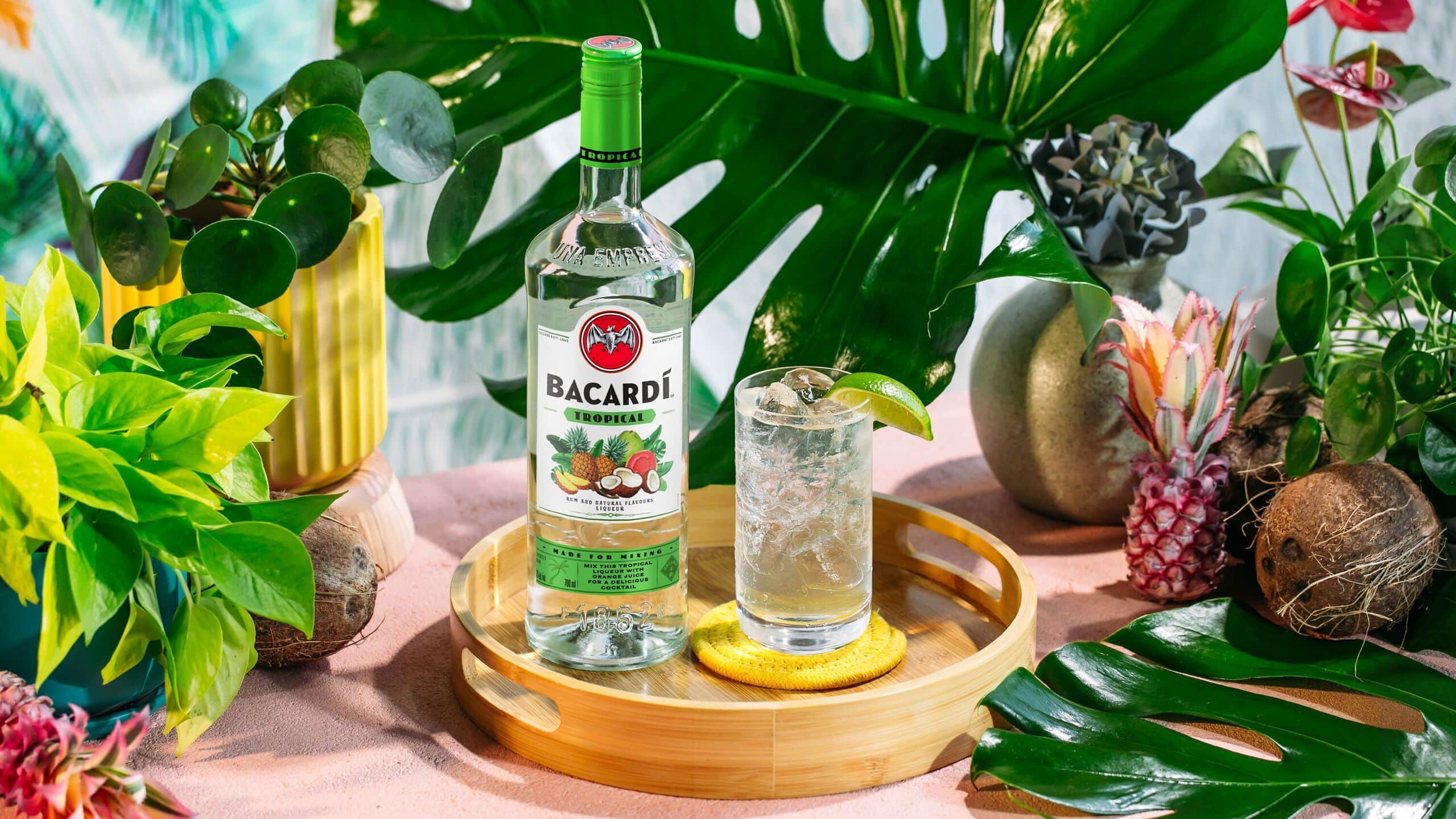 BACARDÍ Tropical Flavored Rum Ananas, Kokosnuss und Aromen der Guave