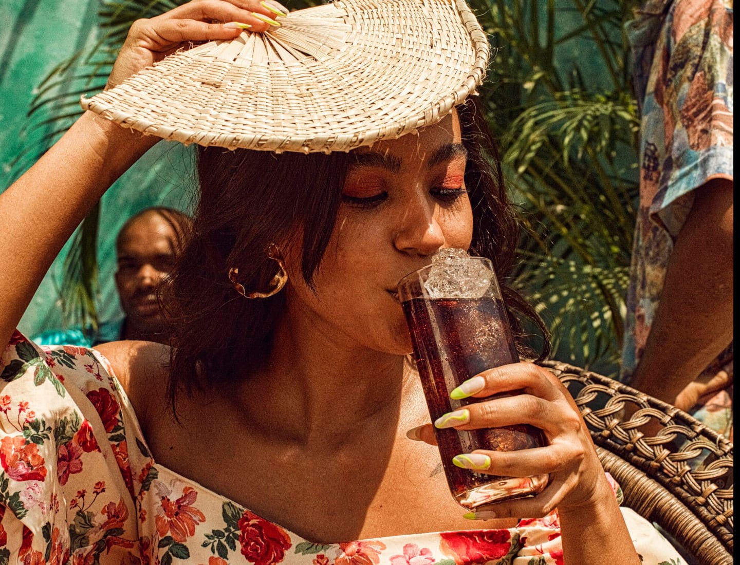 Spiced-Cola_lifestyle